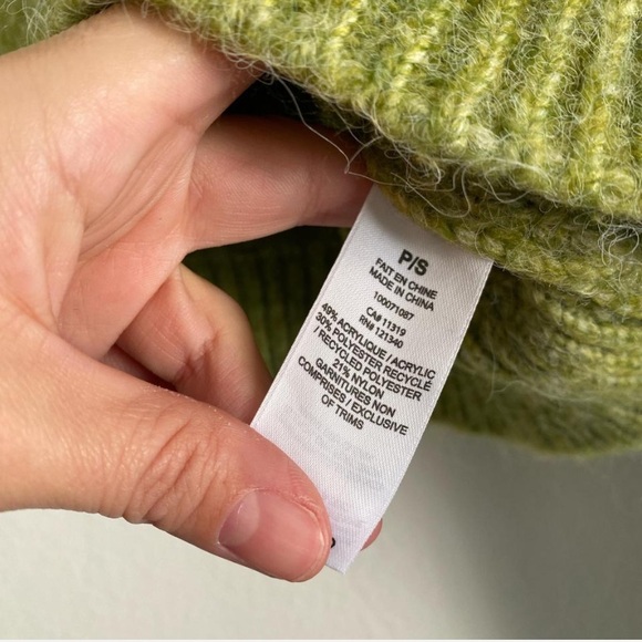 Garage Cropped Sweater - Picture 4 of 6